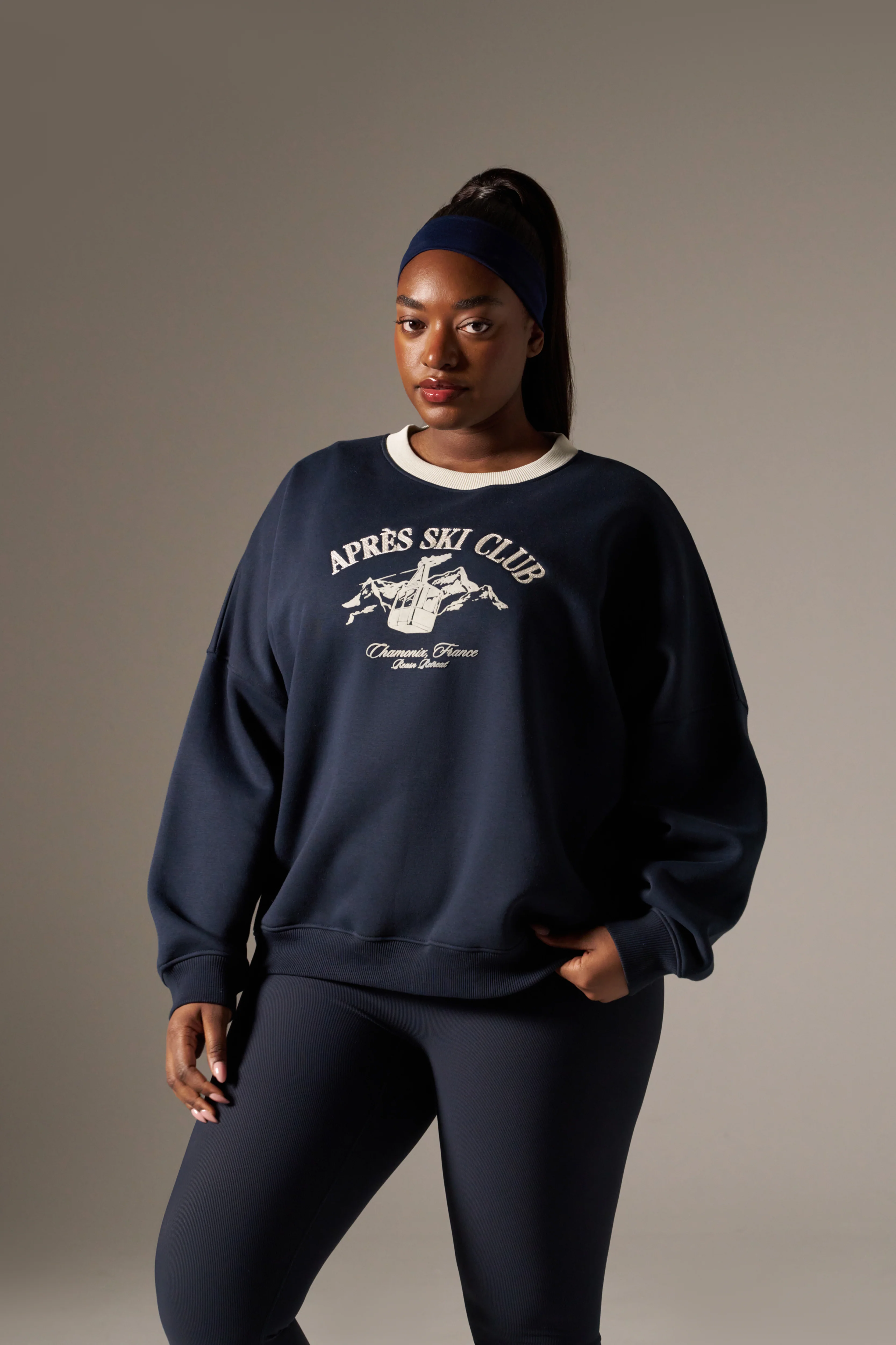 Apres Ski Graphic Sweatshirt - Midnight Blue - Image 7