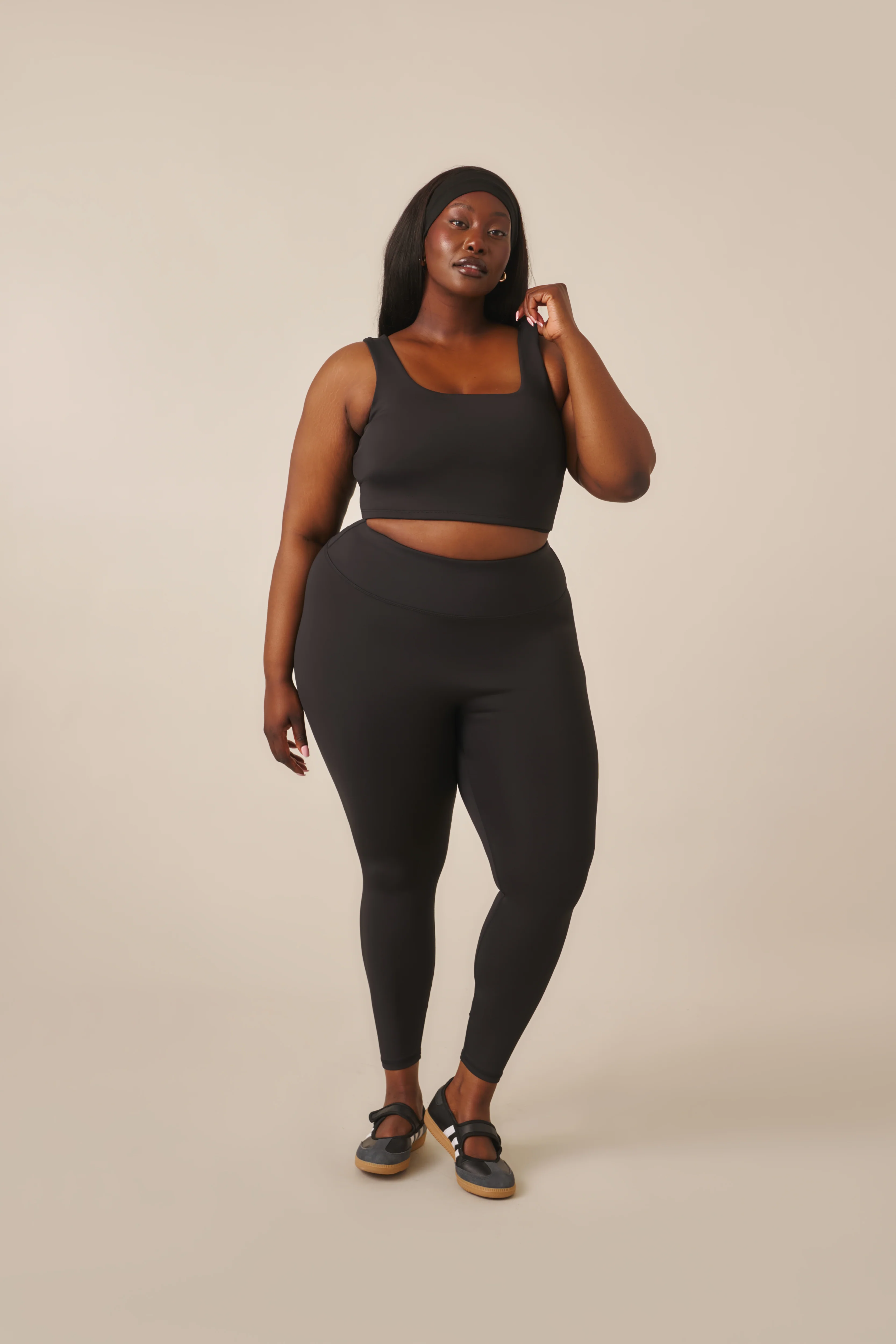 Smoothform Built In Bra Sports Bra - Core Black - Image 9