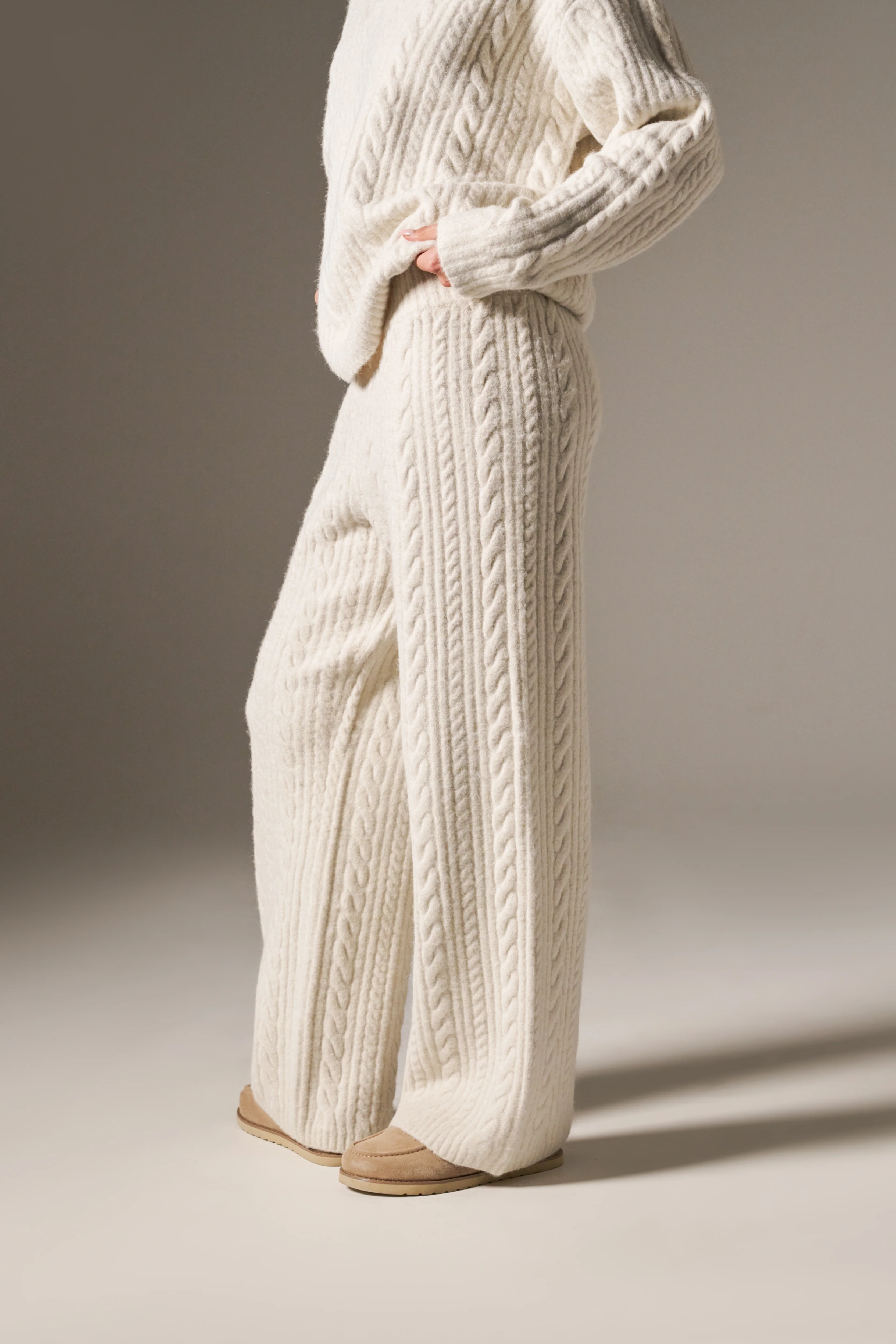 Cable Wide Leg Knit Trousers - Crème - Image 5