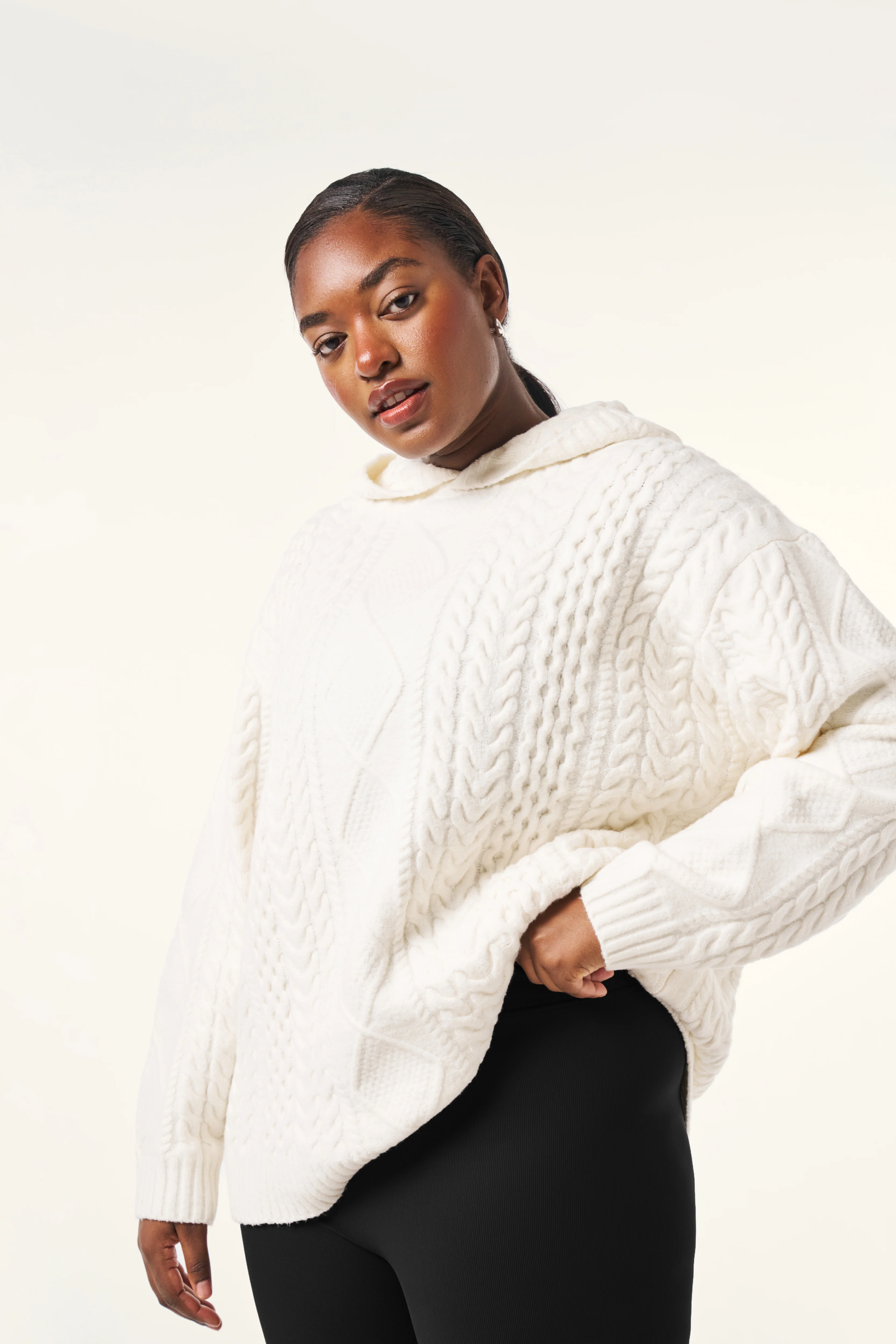 Chunky Cable Premium Knitted Hoodie - Crème - Image 4