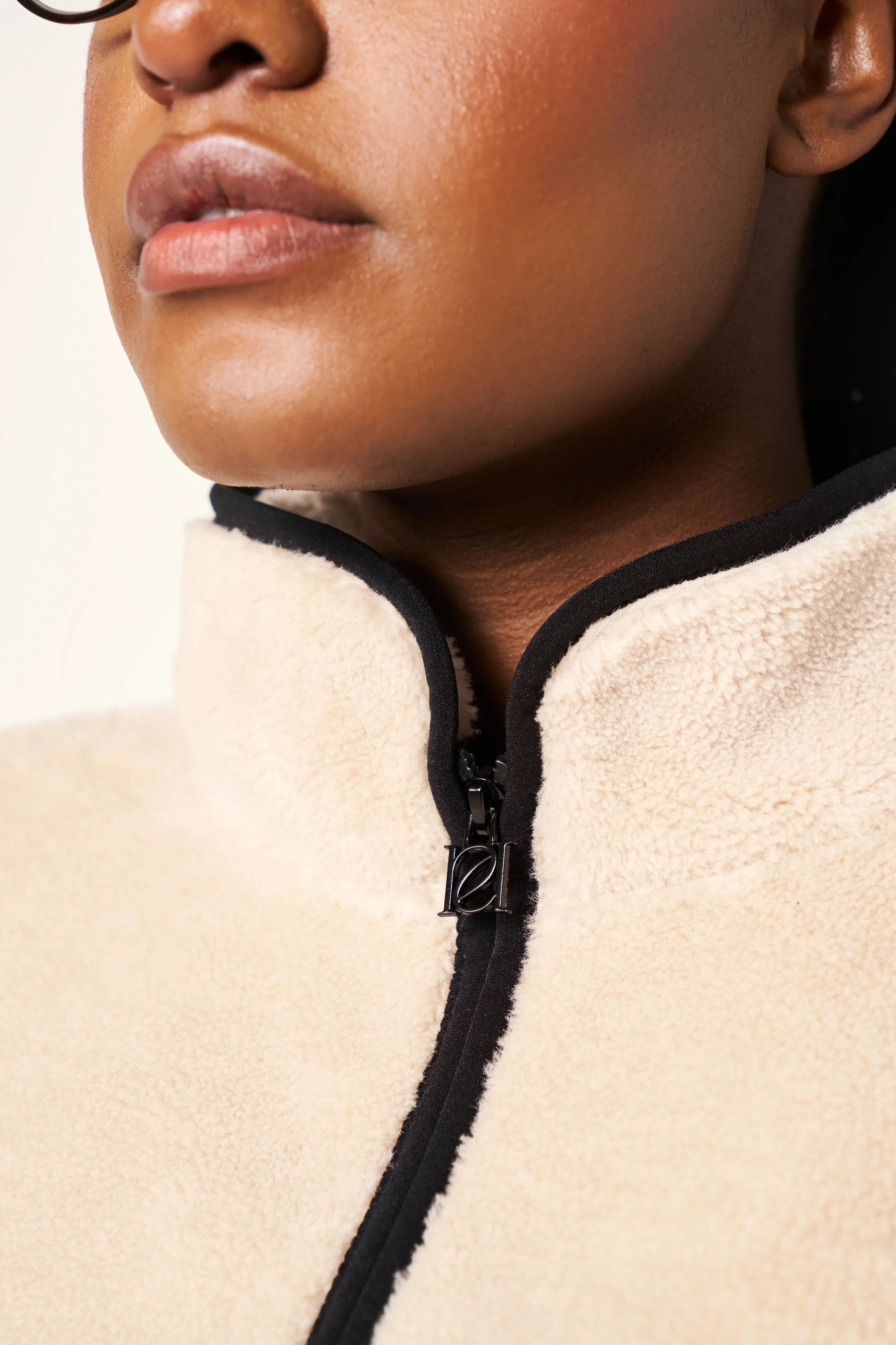 Oversized Contrast Seam Zip Through Borg Jacket - Crème - Image 10