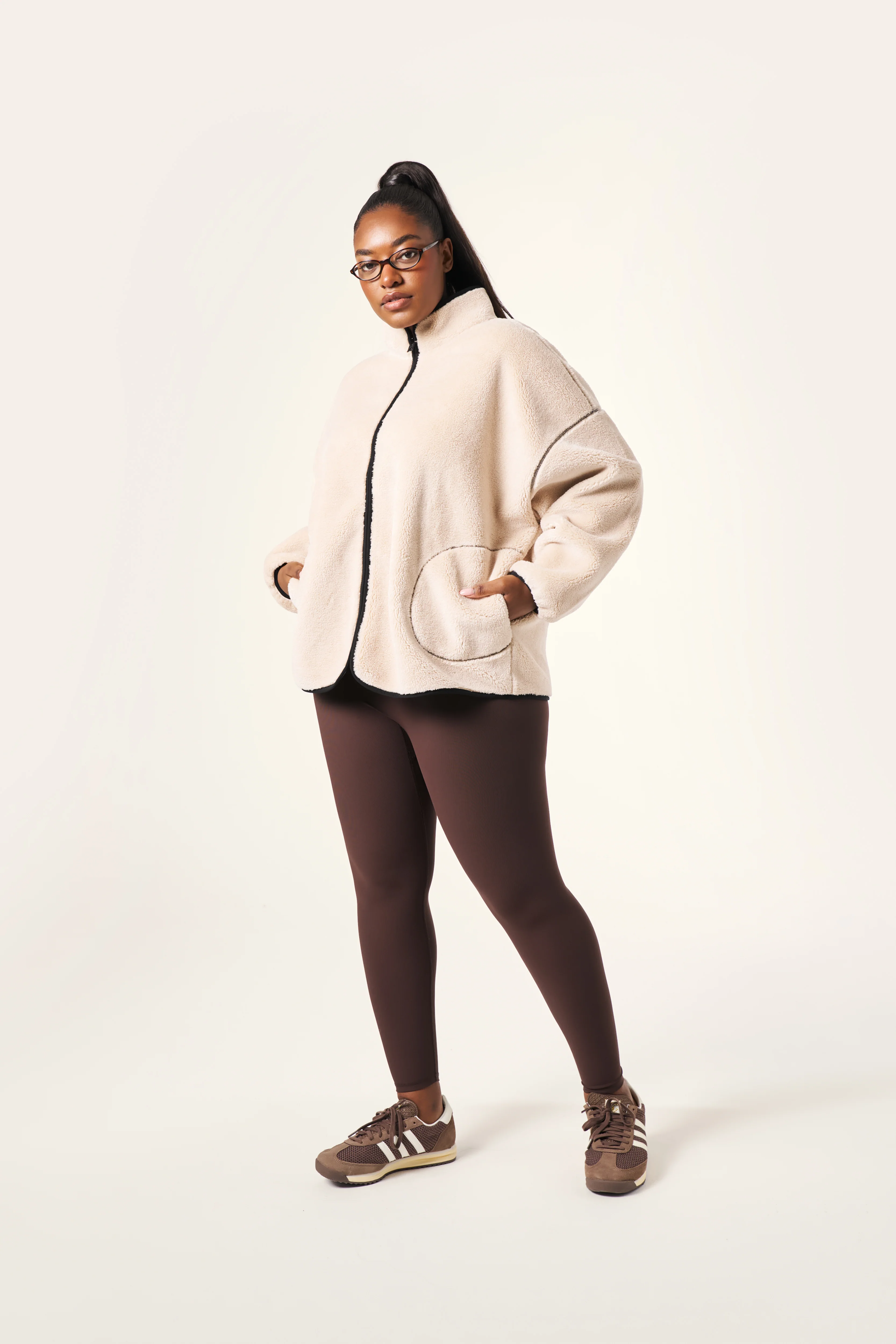 Oversized Contrast Seam Zip Through Borg Jacket - Crème - Image 7