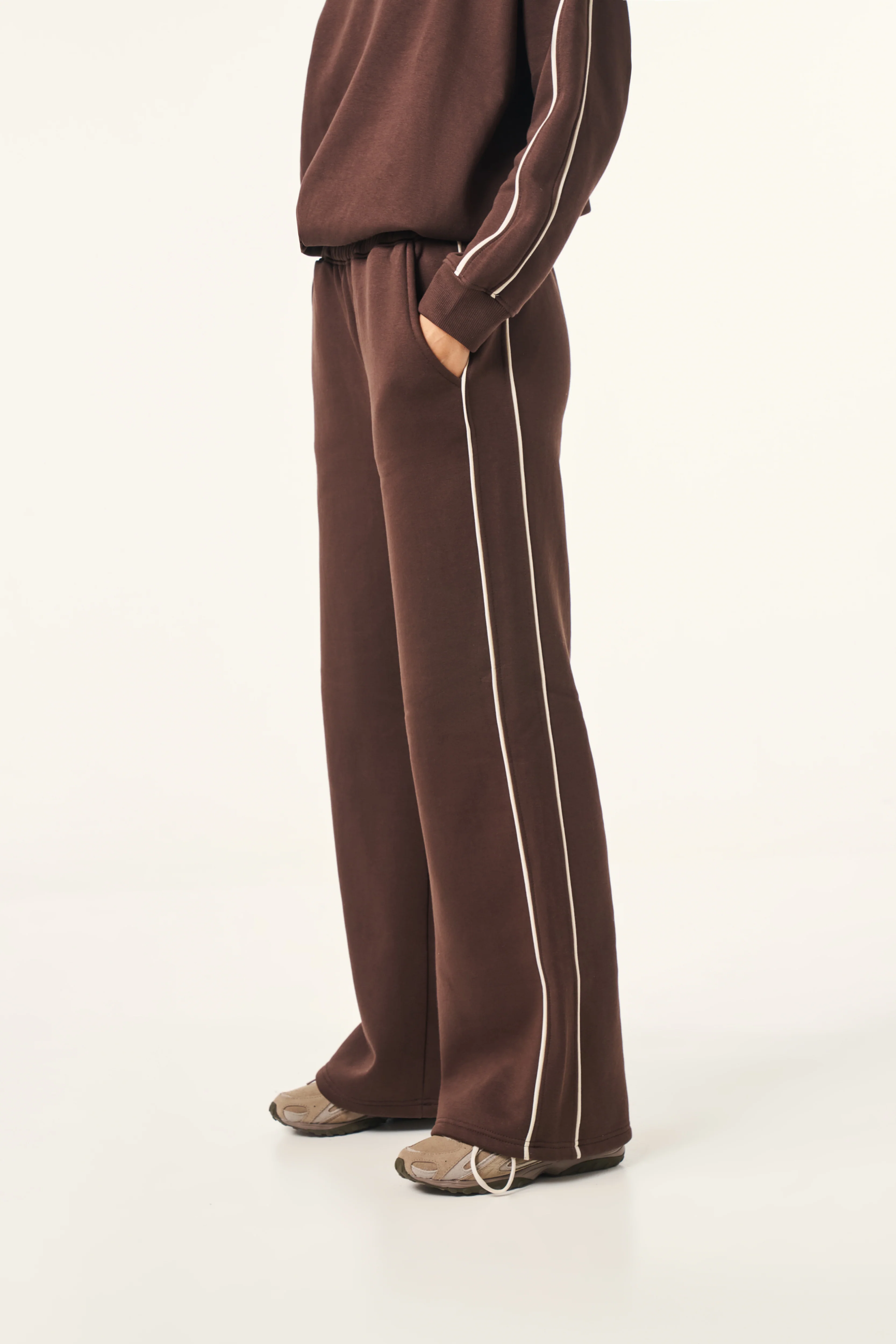 Quarter Zip 2 in 1 Tracksuit - Espresso - Image 4