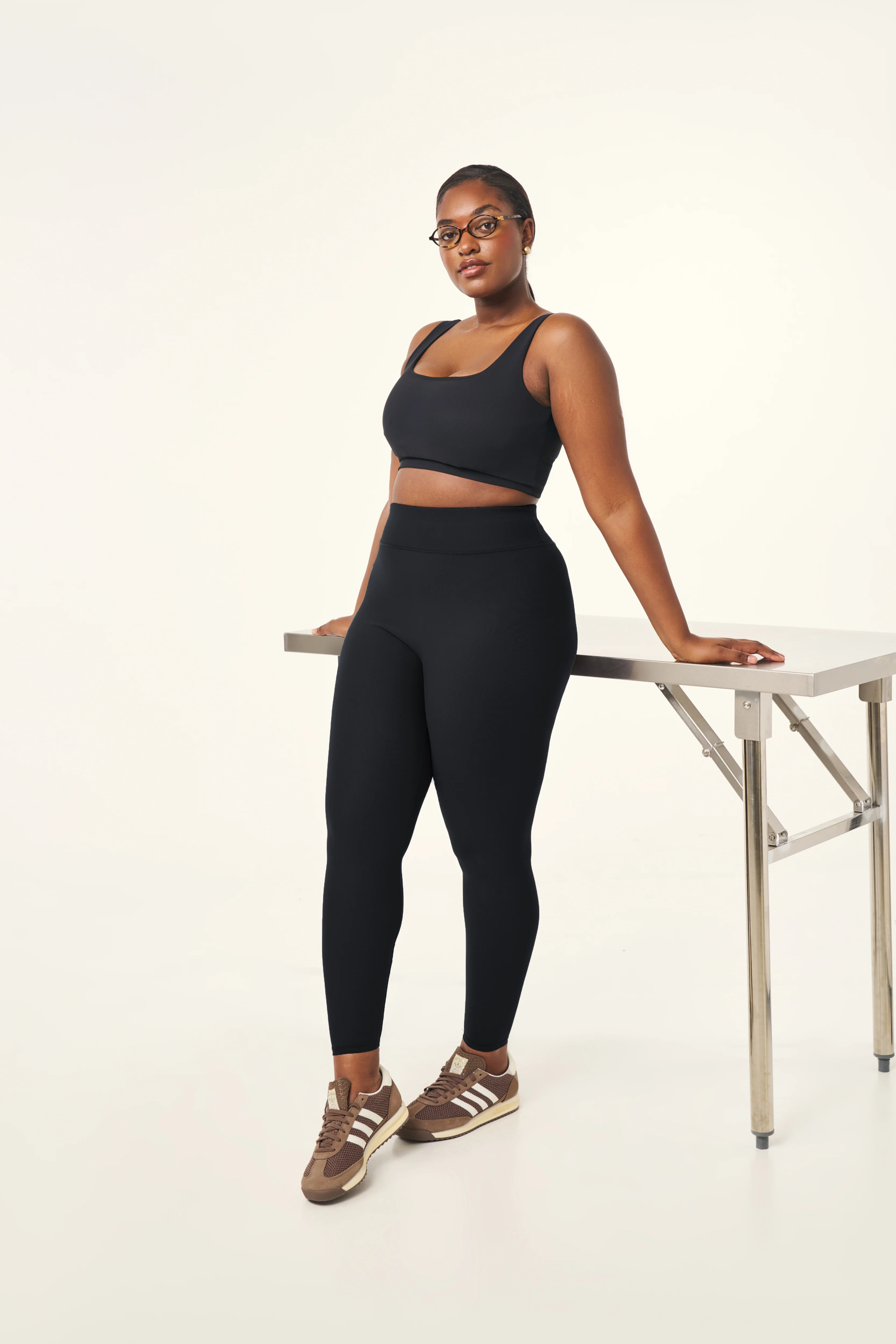 The Sculpt Built In Sports Bra - Core Black - Image 5