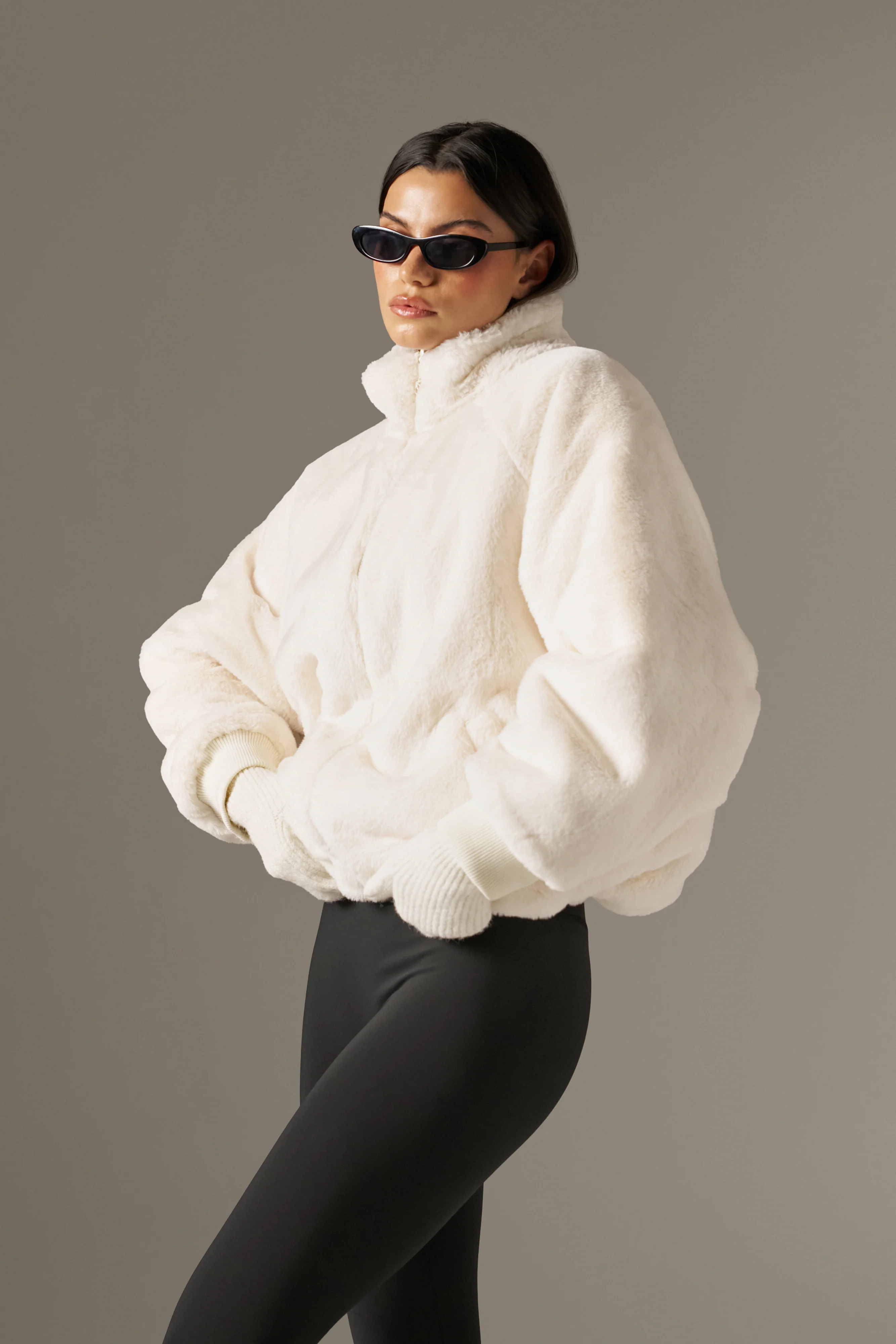Reversible Faux Fur Coat - Crème - Image 11