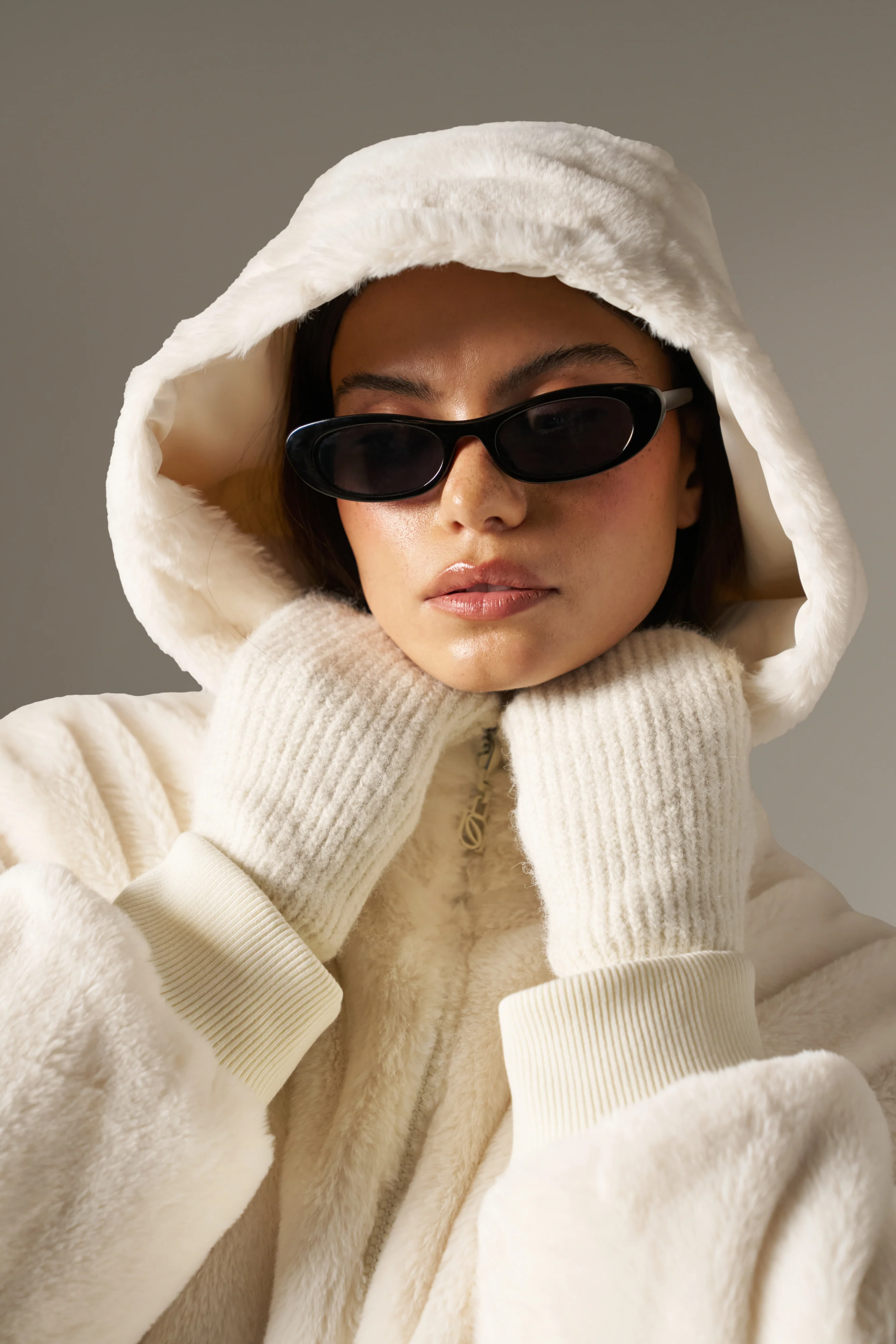 Reversible Faux Fur Coat - Crème - Image 13