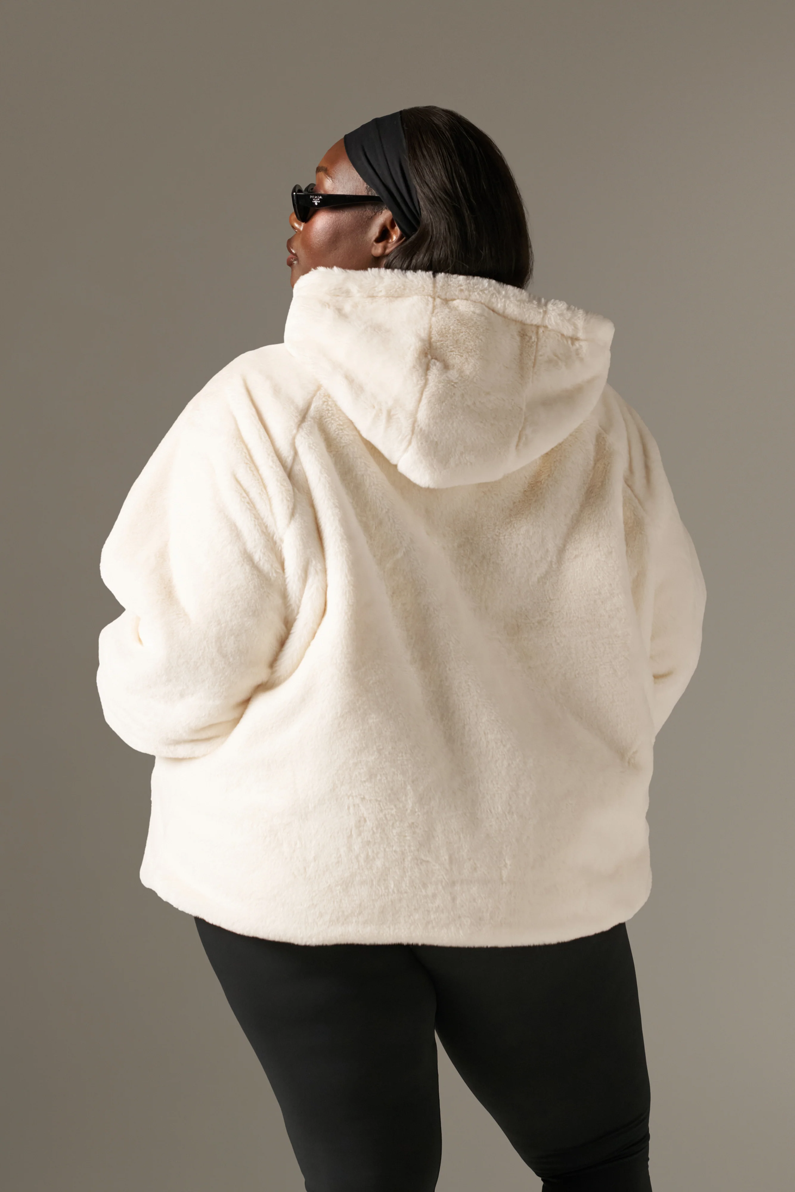 Reversible Faux Fur Coat - Crème - Image 16