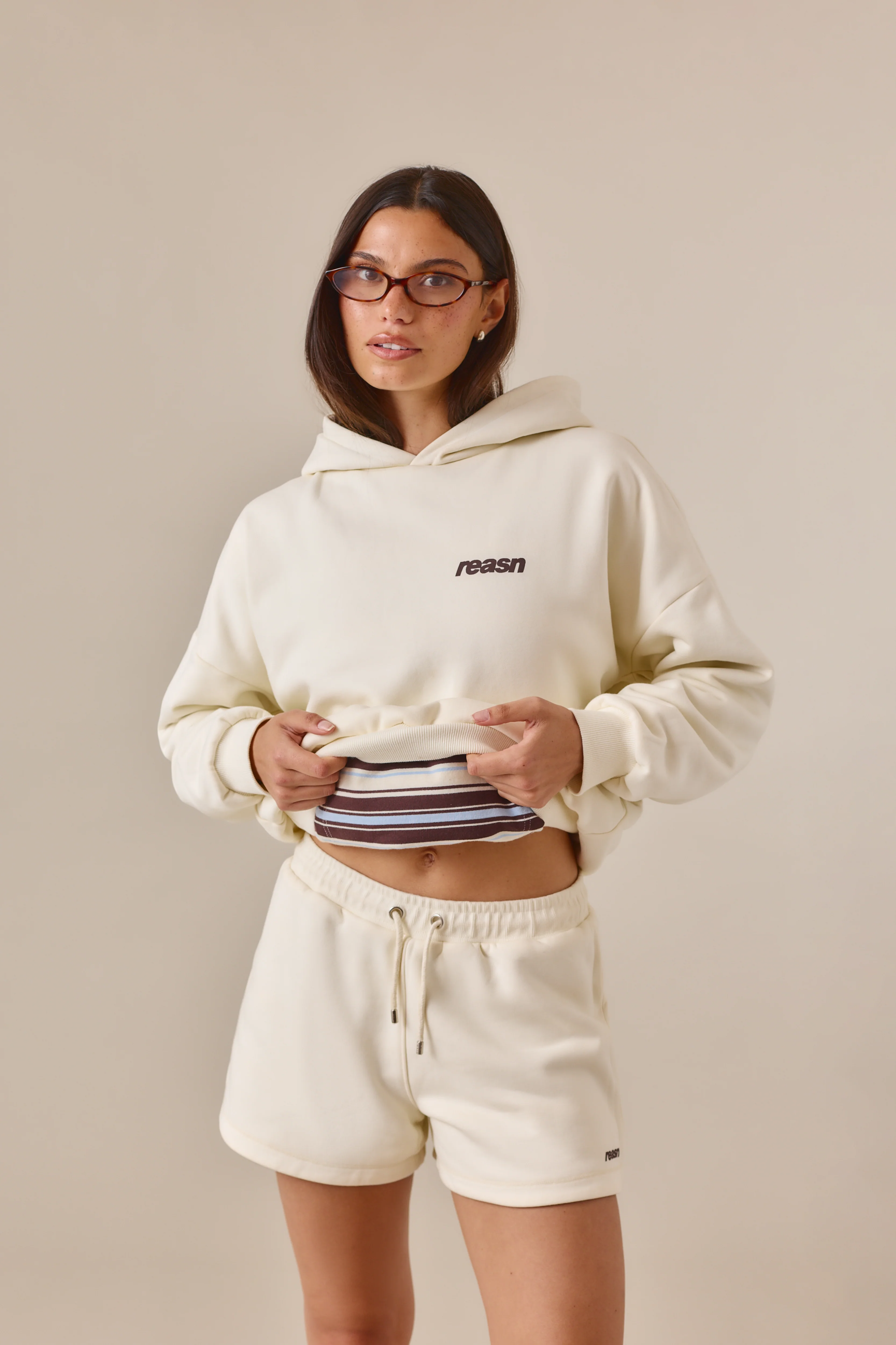 Reversible Stripe Oversized Hoodie - Crème - Image 10
