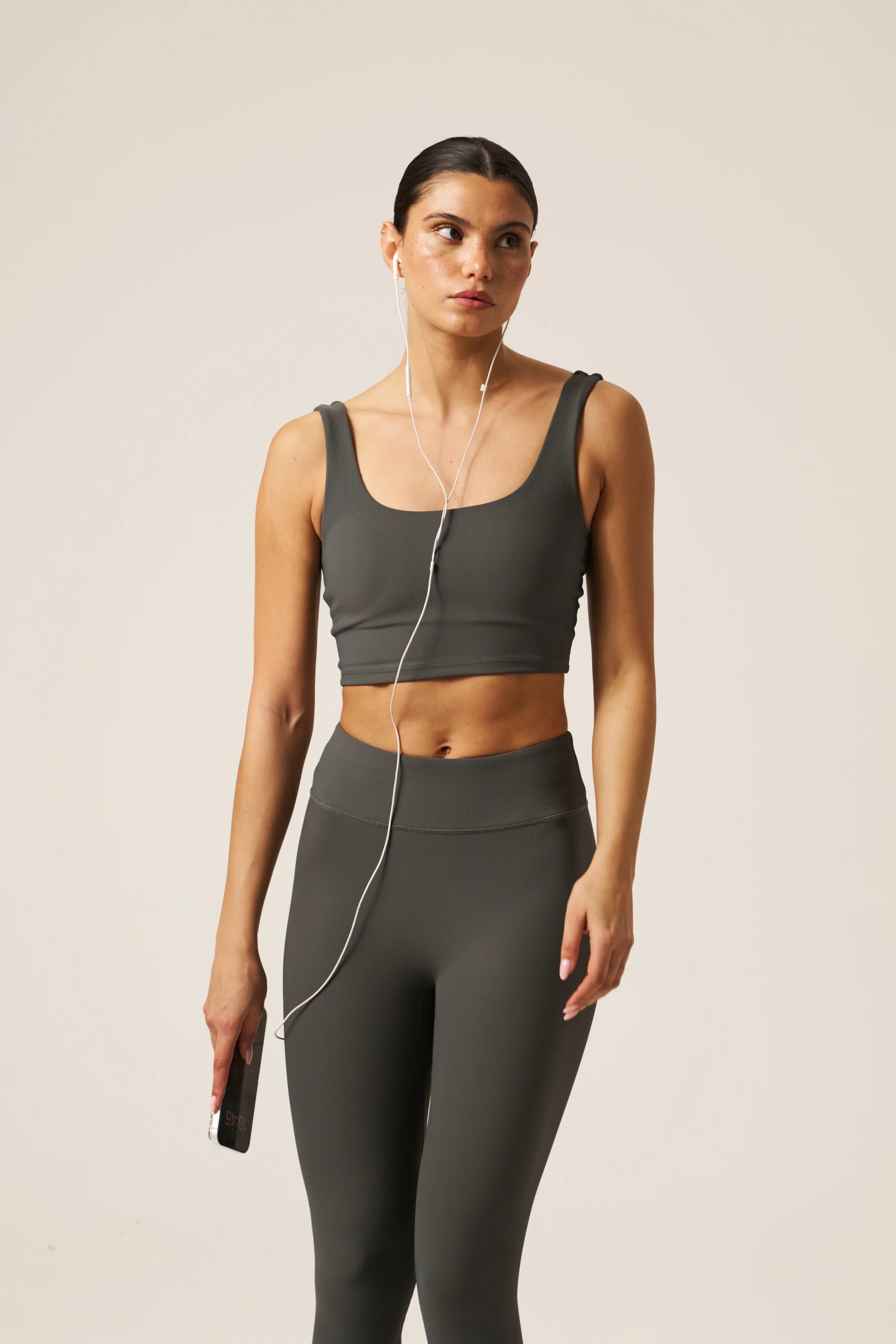The Sculpt Built In Sports Bra - Graphite - Image 3